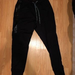 American Eagle Joggers